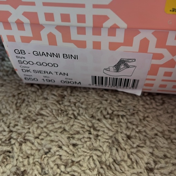 Womens Gianni Bini Soo Good Sierra tan sandals wedge sz 9 - Picture 3 of 3